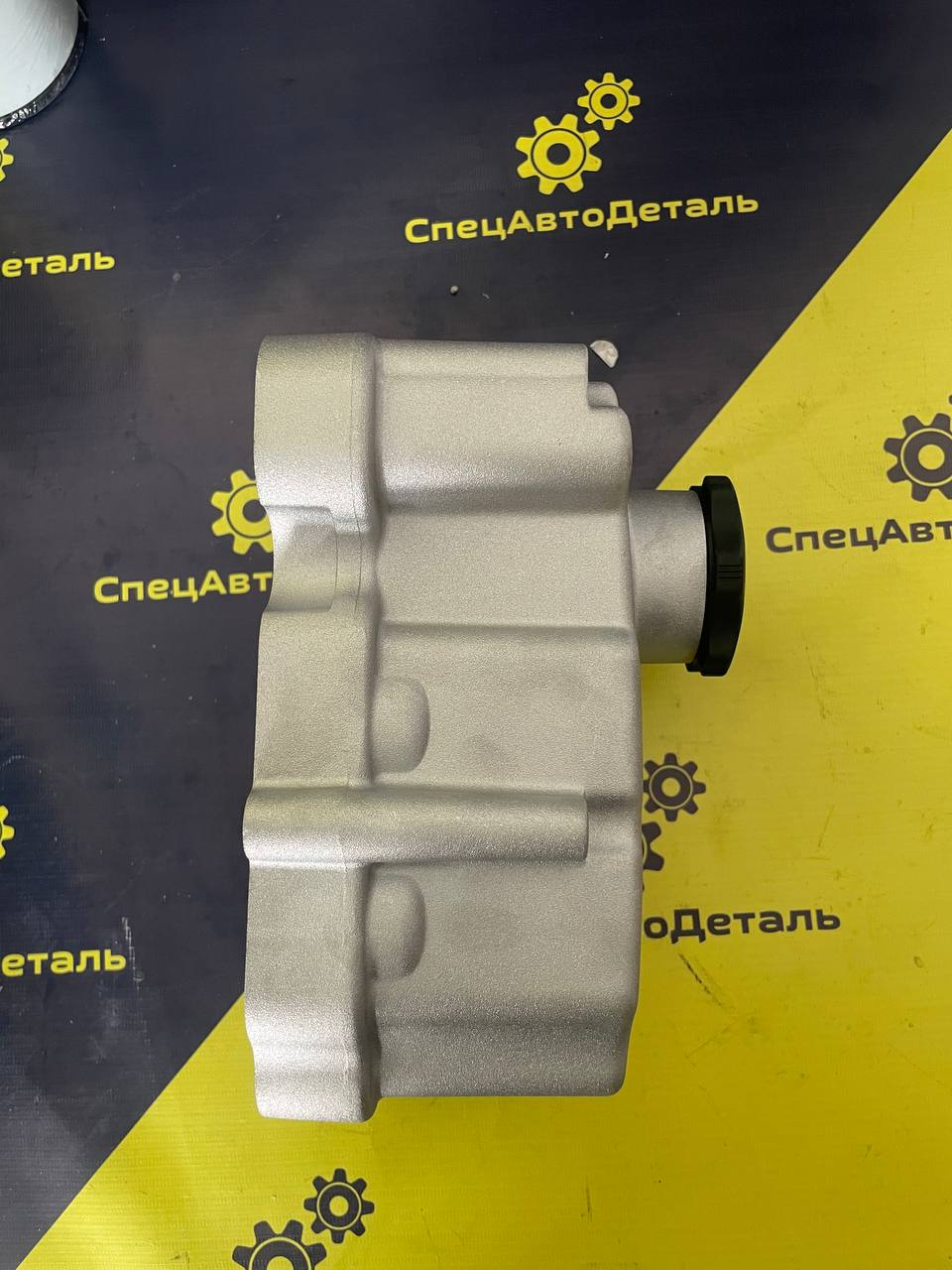 Крышка клапанов с маслозаливной горловиной W12, WP13 4  1001743939